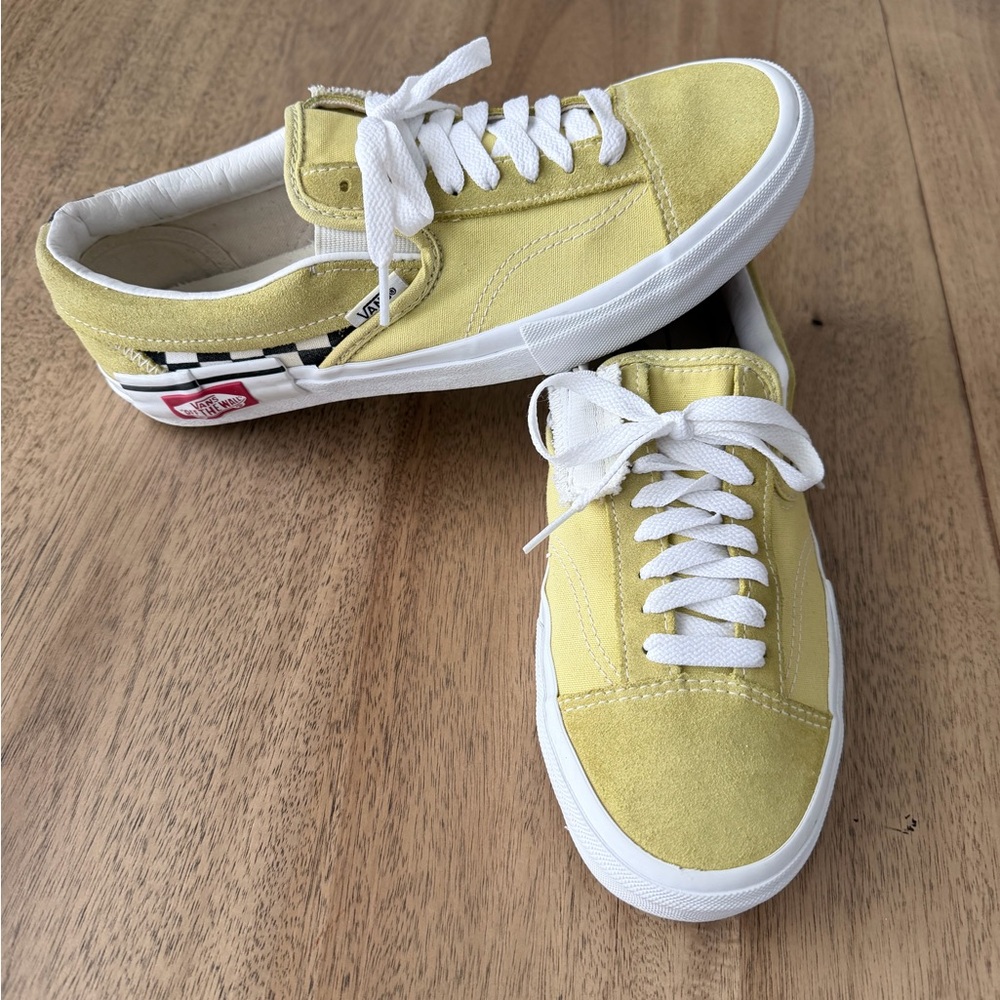 VansSlip-On CAP 'Endive' Copy and Paste Lace Up Yellow Skate Sneakers
